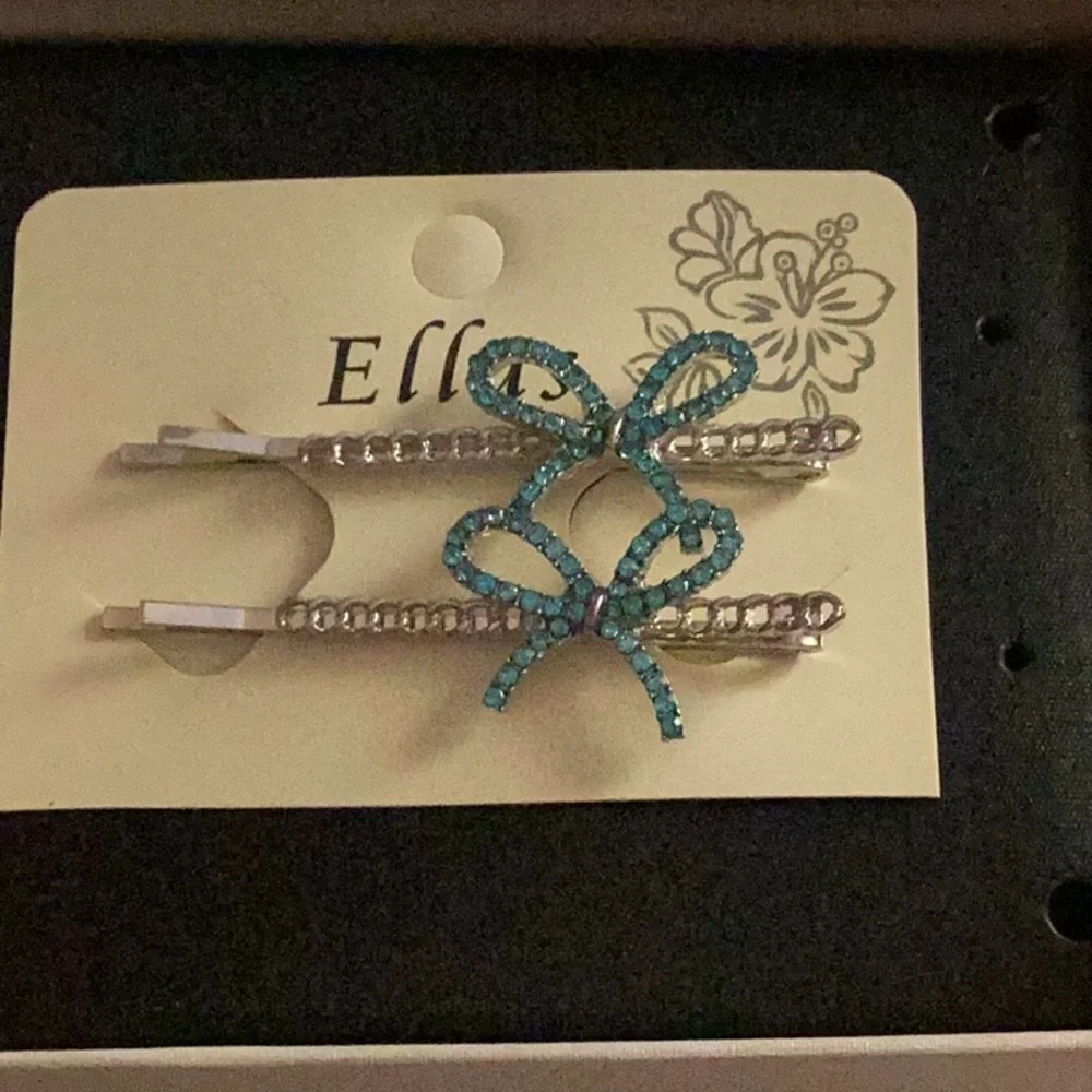 🌺NWT Just Too Amazing Rhinestone Blue Bow Hair Pins Make Perfect Gift 🌺 - Picture 1 of 7